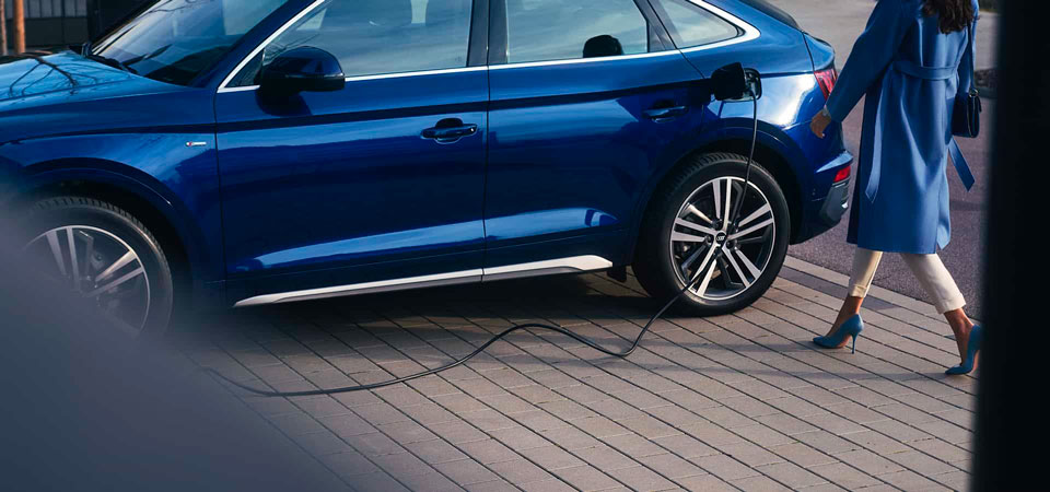 Audi-Q5-Sportback-TFSIe-carga-en-casa