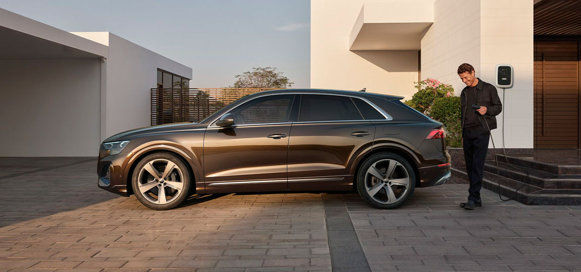 Audi-Q8-TFSIe-carga-en-casa